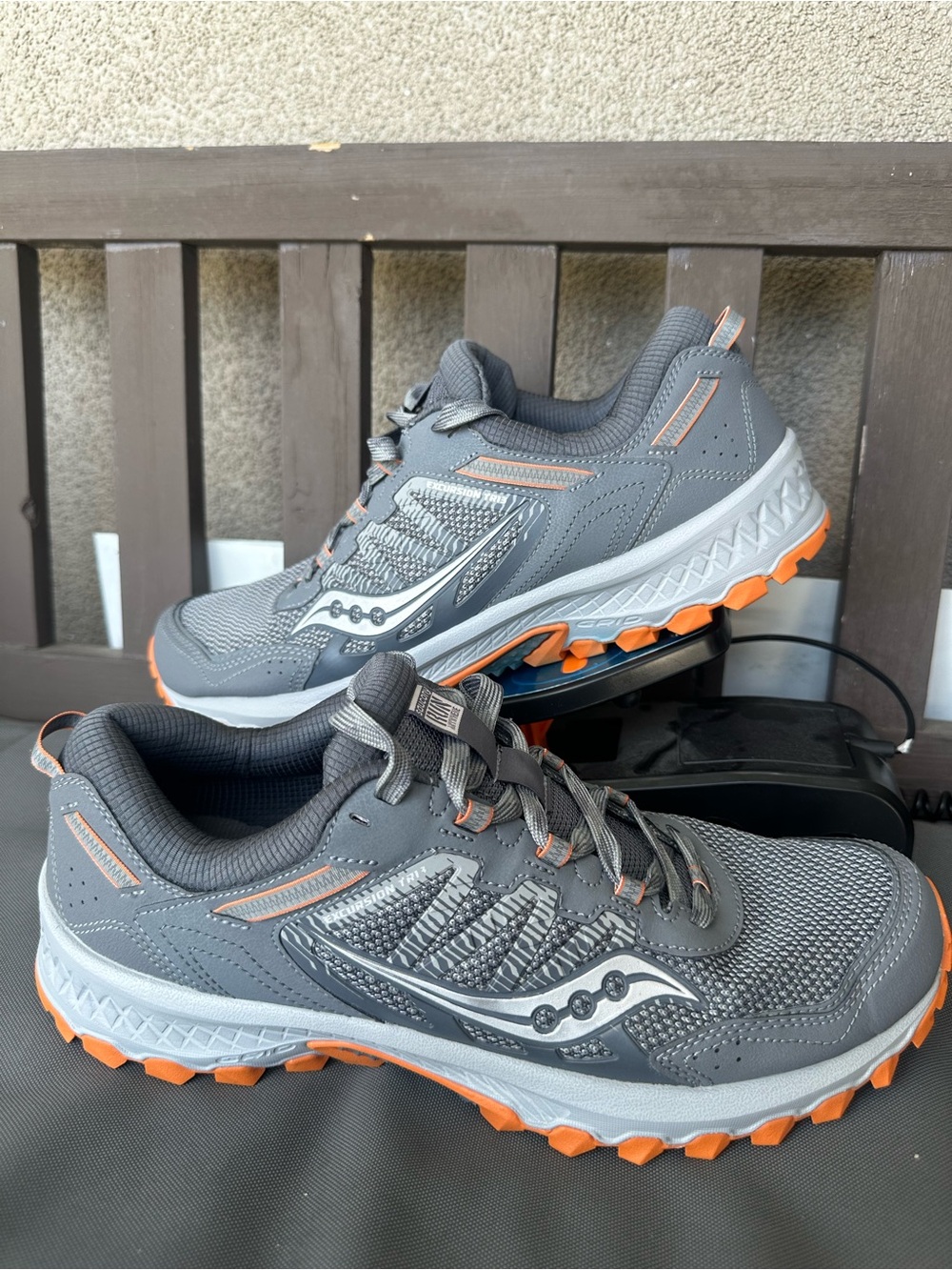 Saucony Men's Gray & Orange Trail Running Shoes